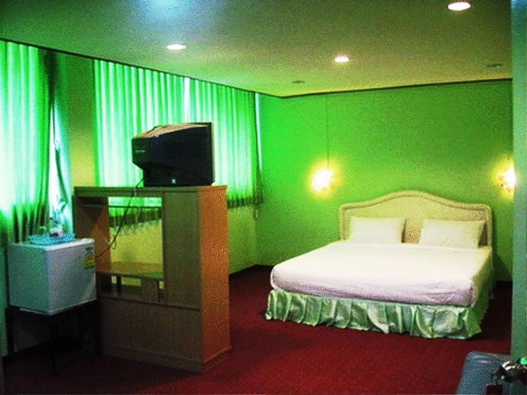 Darley Hotel Chiangmai Чиангмай Номер фото